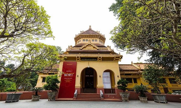 National Museum of History - 1 Trang Tien